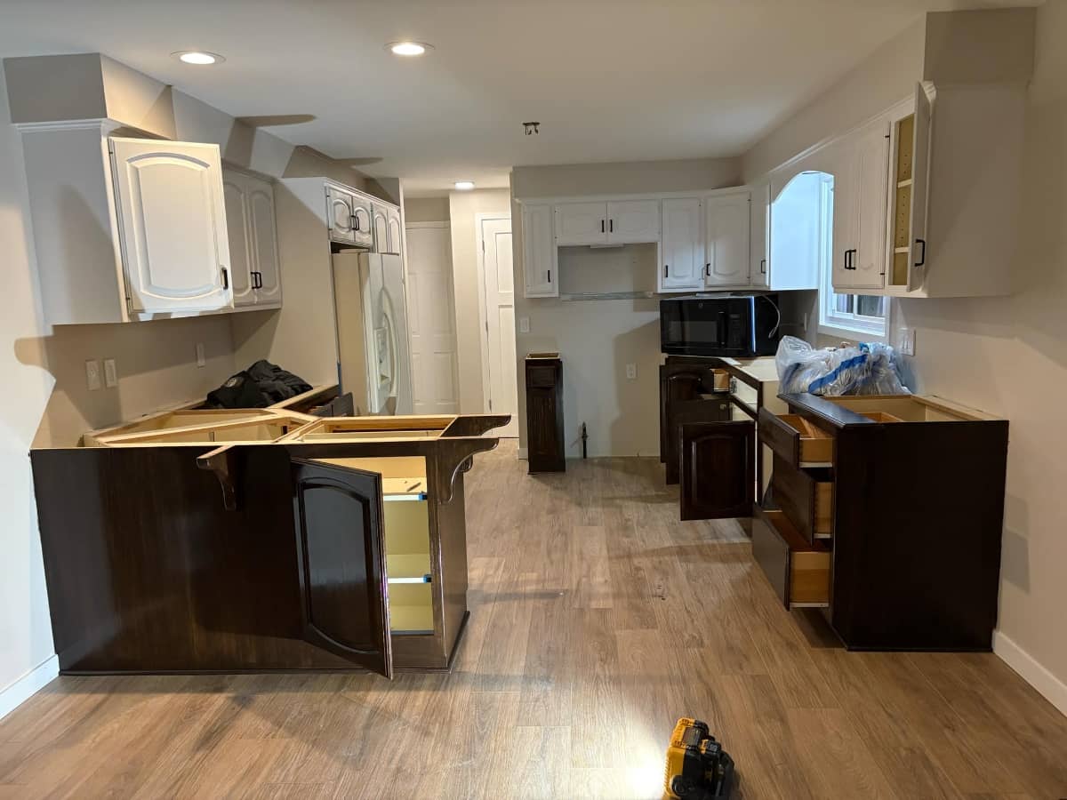 white kitchen cabinets